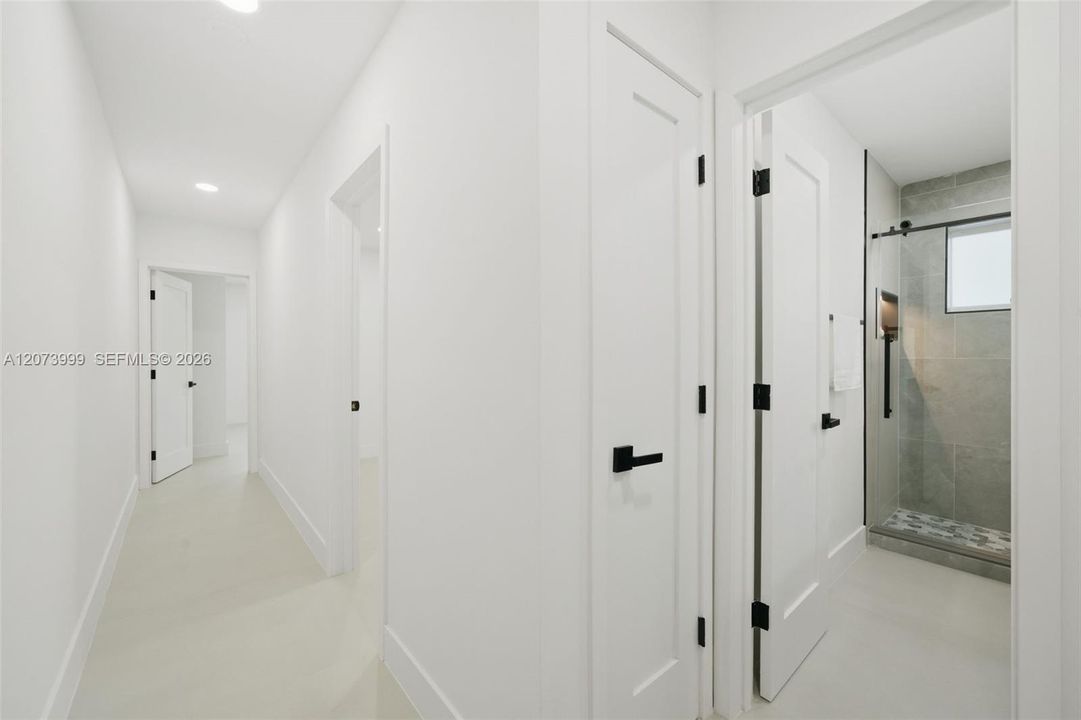 En Venta: $1,020,000 (4 camas, 3 baños, 2090 Pies cuadrados)