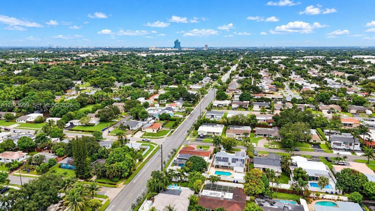 En Venta: $1,020,000 (4 camas, 3 baños, 2090 Pies cuadrados)