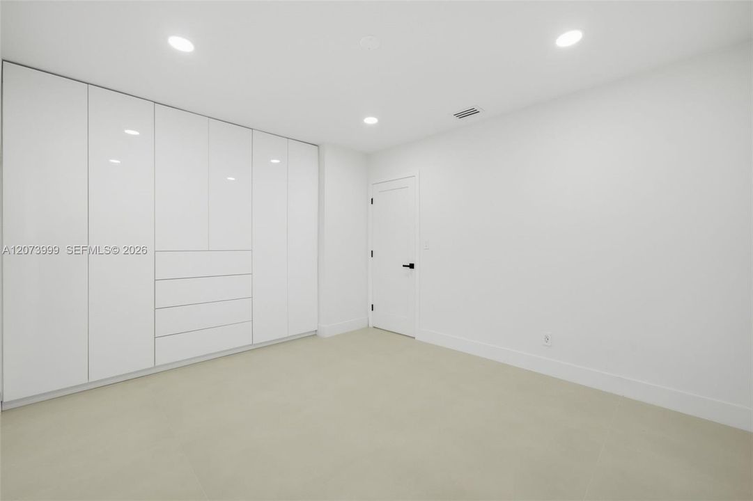 En Venta: $1,020,000 (4 camas, 3 baños, 2090 Pies cuadrados)