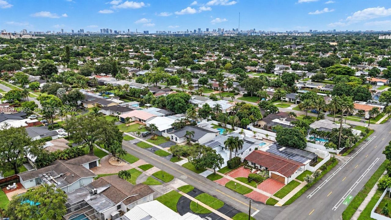 En Venta: $1,020,000 (4 camas, 3 baños, 2090 Pies cuadrados)