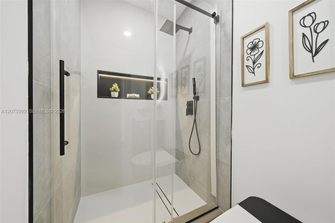 En Venta: $1,020,000 (4 camas, 3 baños, 2090 Pies cuadrados)