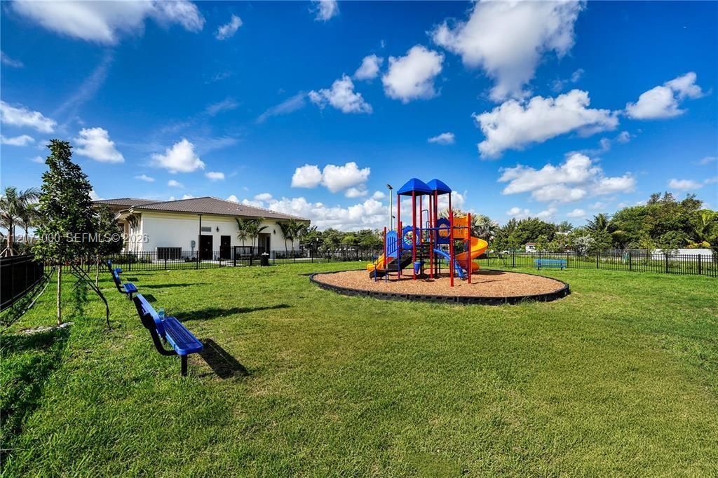For Sale: $454,000 (3 beds, 2 baths, 1483 Square Feet)