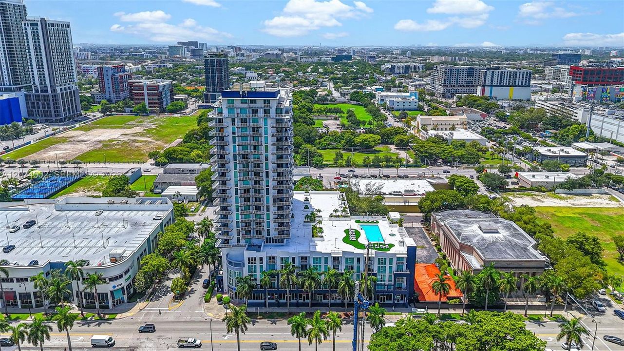 For Sale: $379,900 (2 beds, 2 baths, 1040 Square Feet)