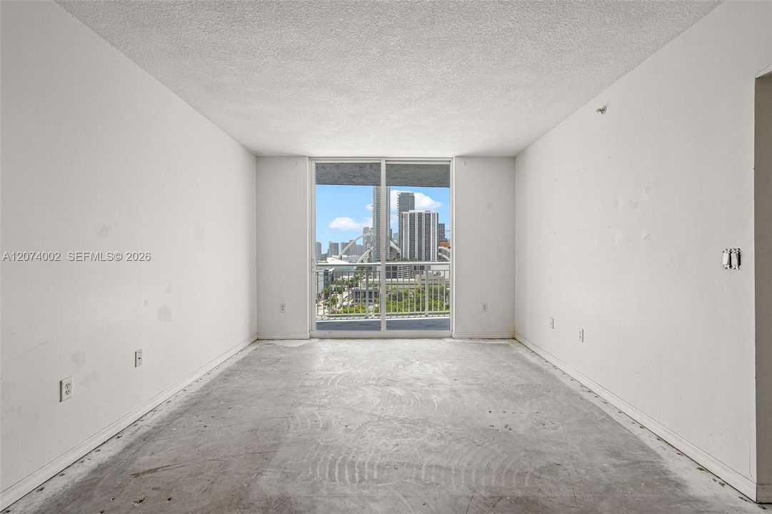 For Sale: $379,900 (2 beds, 2 baths, 1040 Square Feet)