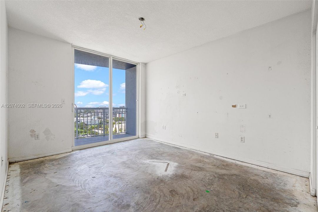For Sale: $379,900 (2 beds, 2 baths, 1040 Square Feet)