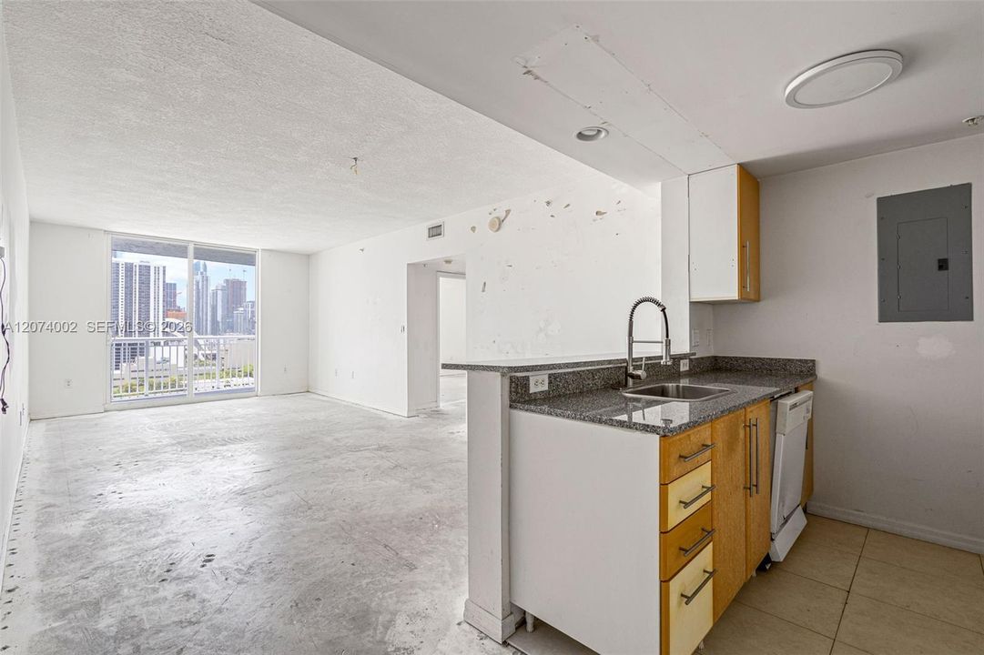 For Sale: $379,900 (2 beds, 2 baths, 1040 Square Feet)