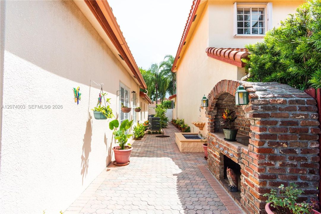 For Sale: $1,050,000 (4 beds, 2 baths, 2178 Square Feet)