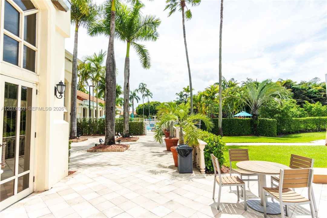 For Sale: $1,050,000 (4 beds, 2 baths, 2178 Square Feet)
