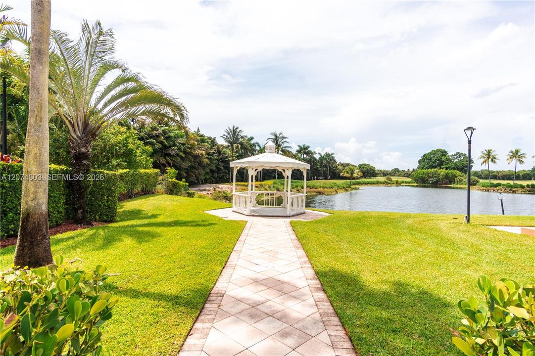 For Sale: $1,050,000 (4 beds, 2 baths, 2178 Square Feet)