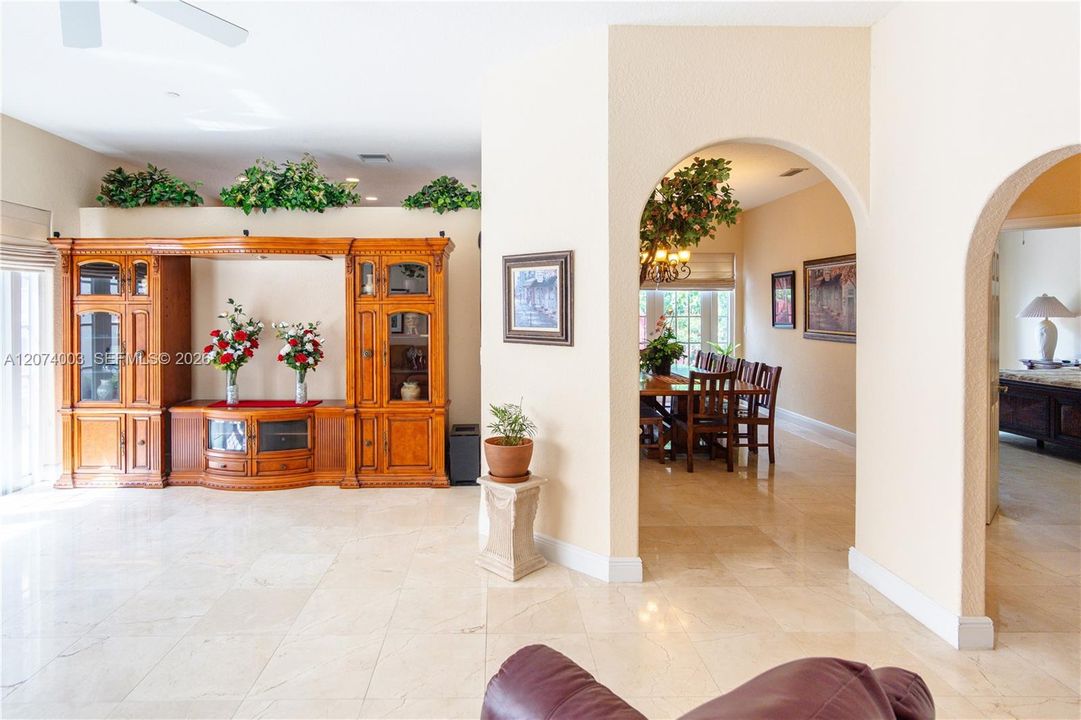 For Sale: $1,050,000 (4 beds, 2 baths, 2178 Square Feet)