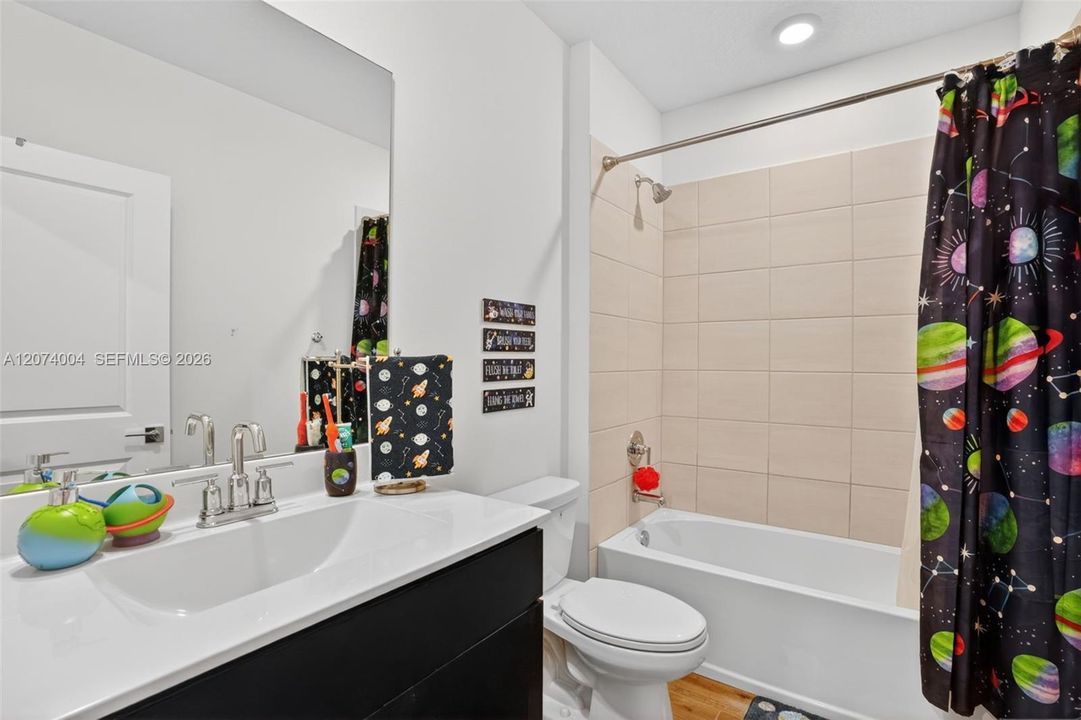 For Rent: $2,800 (3 beds, 2 baths, 1790 Square Feet)
