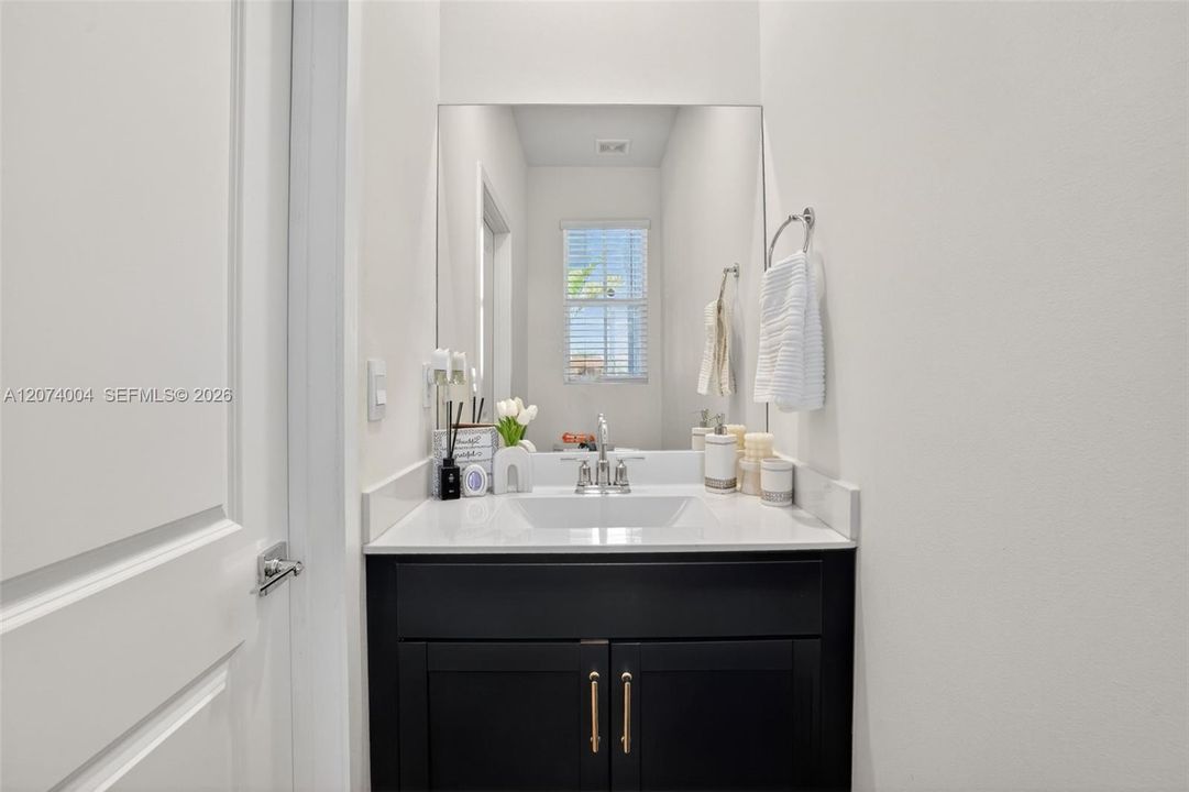 For Rent: $2,800 (3 beds, 2 baths, 1790 Square Feet)