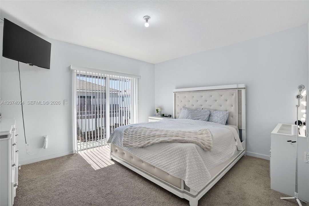 For Rent: $2,800 (3 beds, 2 baths, 1790 Square Feet)