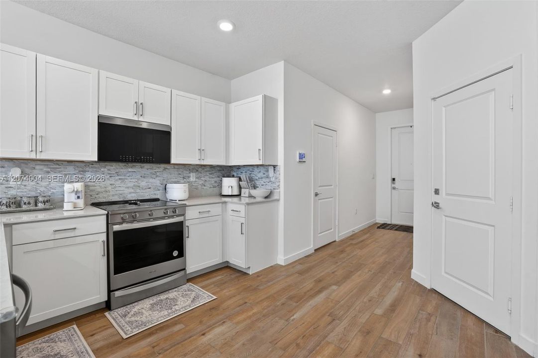 For Rent: $2,800 (3 beds, 2 baths, 1790 Square Feet)