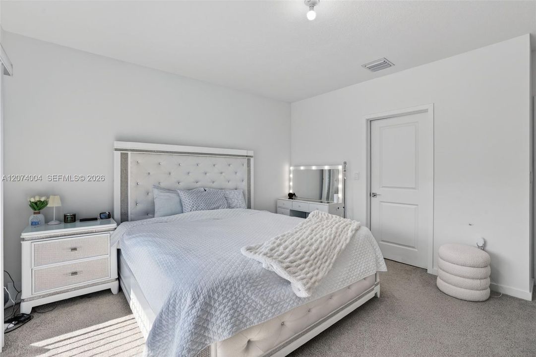 For Rent: $2,800 (3 beds, 2 baths, 1790 Square Feet)