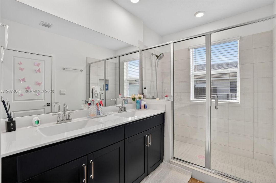 For Rent: $2,800 (3 beds, 2 baths, 1790 Square Feet)