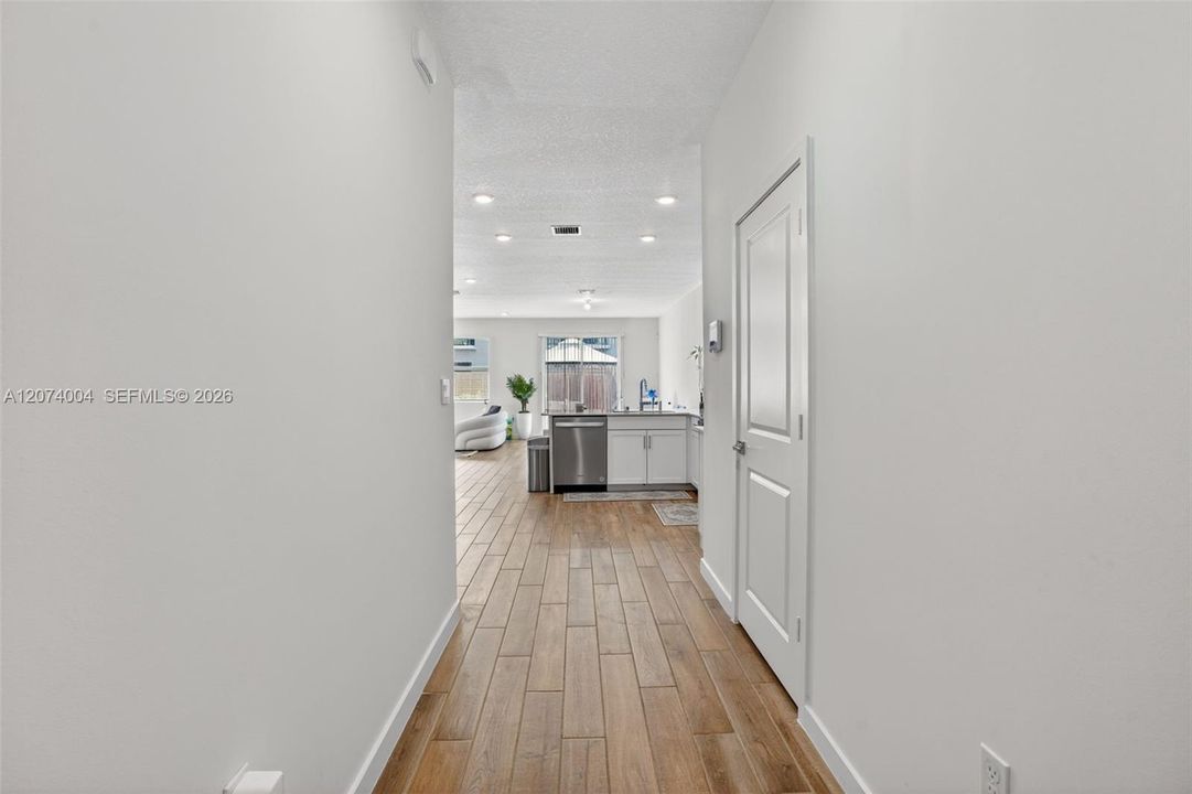 For Rent: $2,800 (3 beds, 2 baths, 1790 Square Feet)