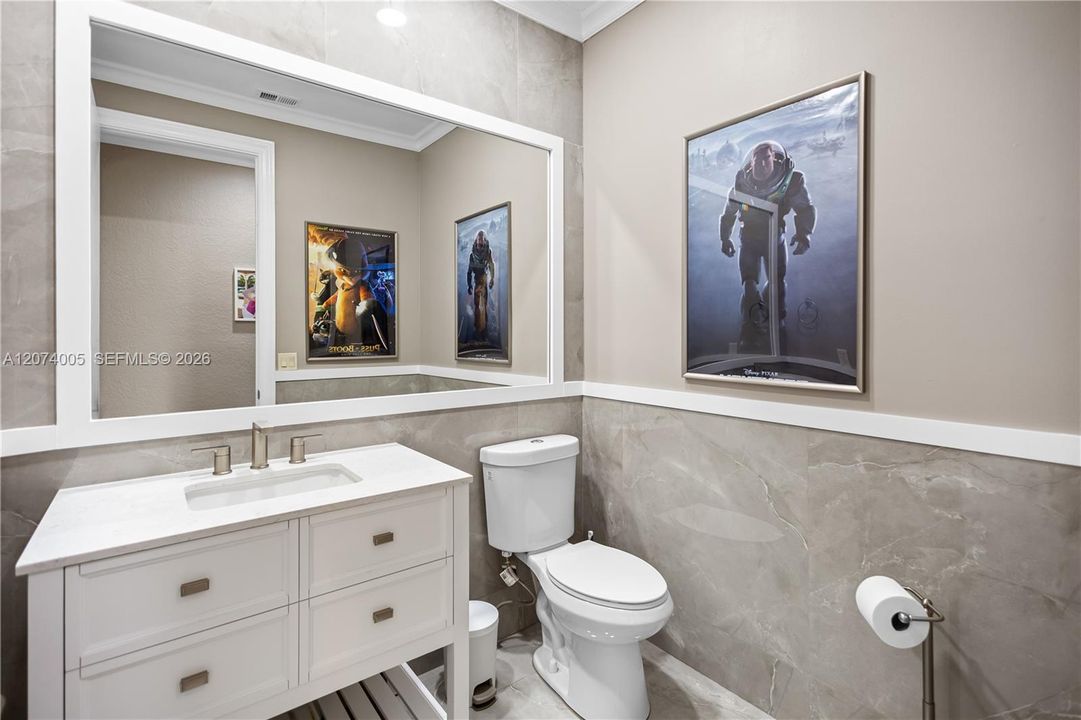 Activo con contrato: $1,089,000 (4 camas, 2 baños, 2778 Pies cuadrados)