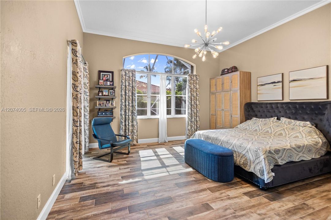 Activo con contrato: $1,089,000 (4 camas, 2 baños, 2778 Pies cuadrados)