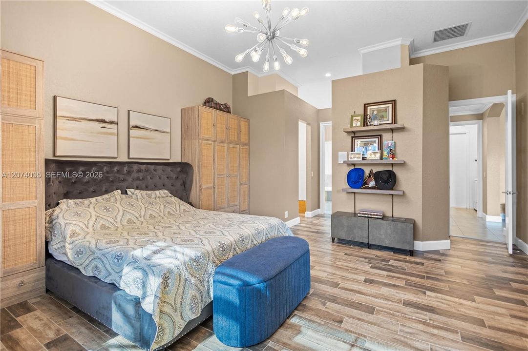 Activo con contrato: $1,089,000 (4 camas, 2 baños, 2778 Pies cuadrados)
