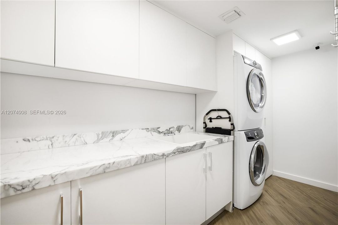 For Sale: $3,300,000 (4 beds, 4 baths, 3296 Square Feet)