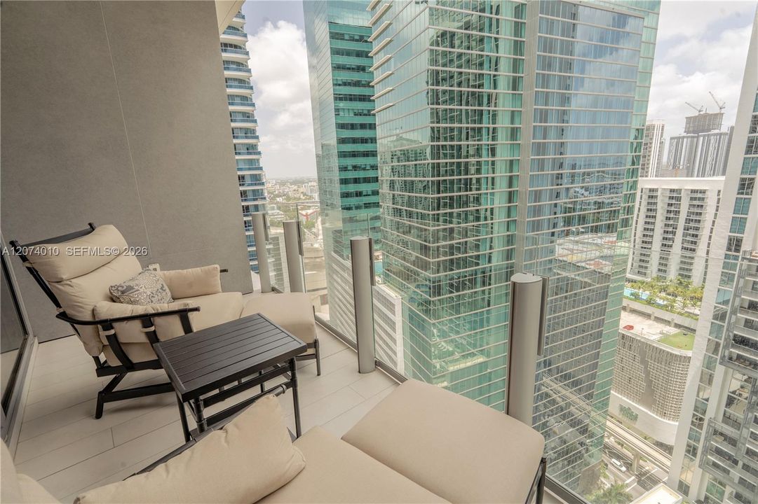 For Sale: $2,500,000 (2 beds, 2 baths, 1437 Square Feet)