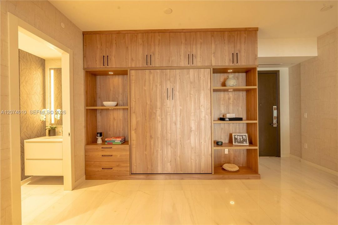 For Sale: $2,500,000 (2 beds, 2 baths, 1437 Square Feet)