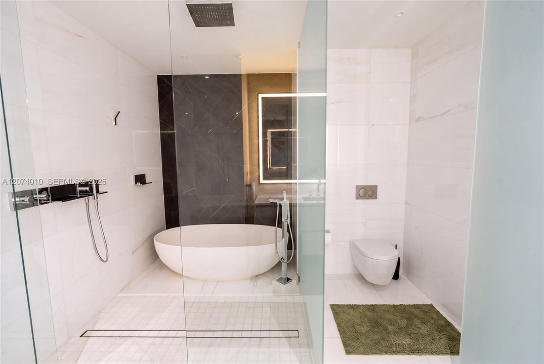 For Sale: $2,500,000 (2 beds, 2 baths, 1437 Square Feet)