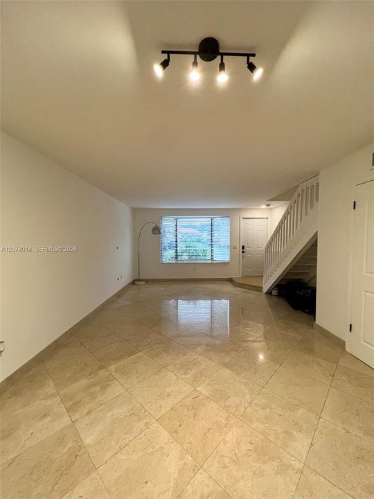 For Sale: $490,999 (2 beds, 1 baths, 1152 Square Feet)