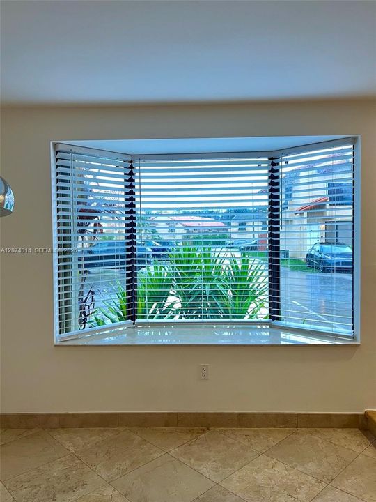For Sale: $490,999 (2 beds, 1 baths, 1152 Square Feet)