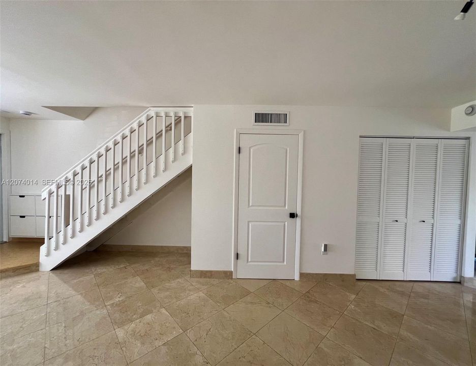 For Sale: $490,999 (2 beds, 1 baths, 1152 Square Feet)