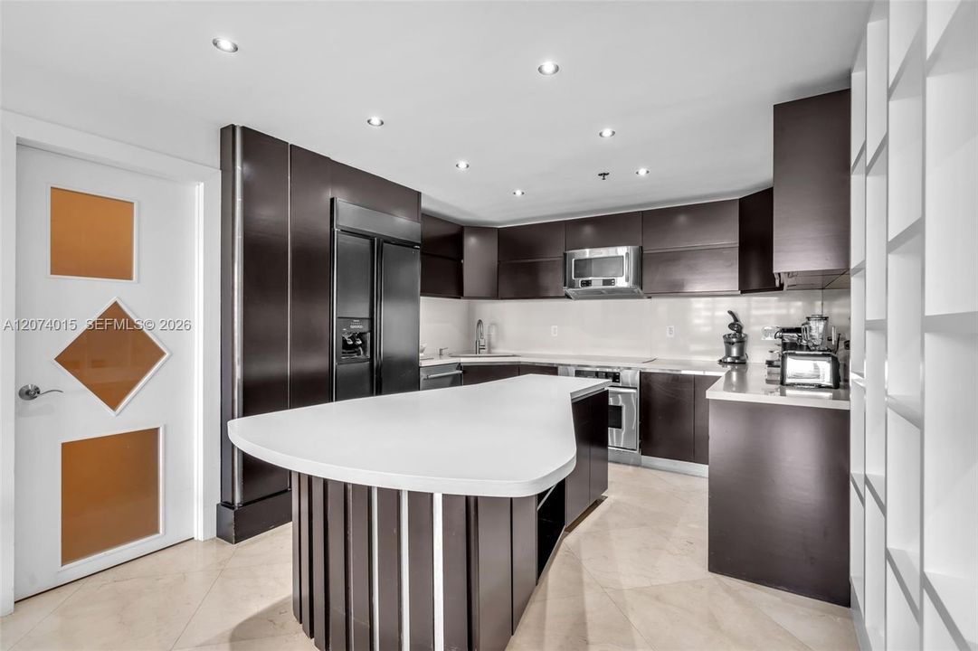В аренду: $8,000 (3 спален, 2 ванн, 1546 Квадратных фут)