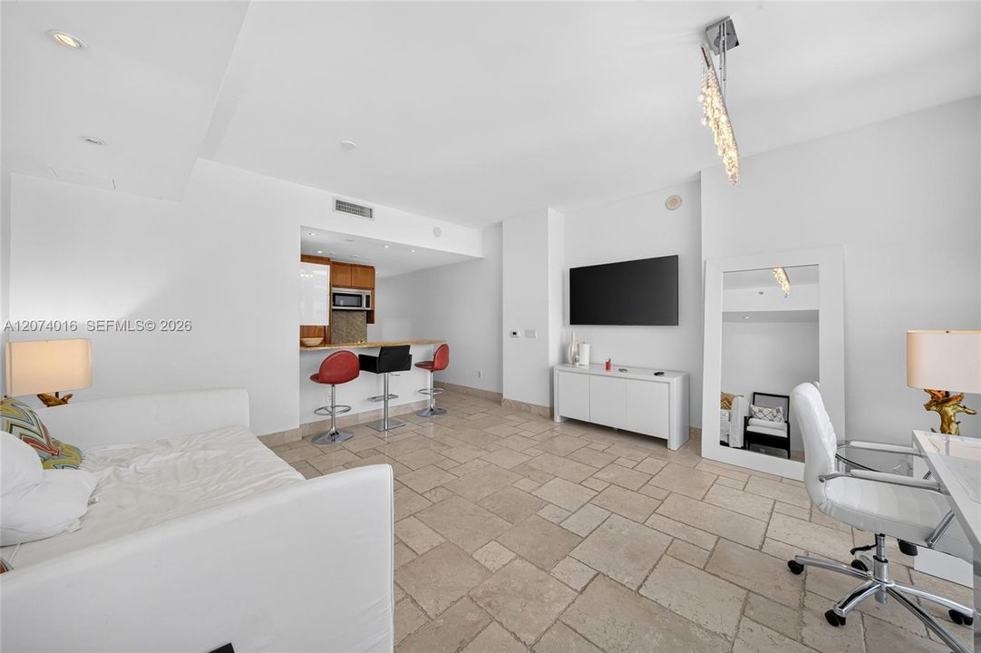 For Sale: $1,400,000 (0 beds, 1 baths, 699 Square Feet)