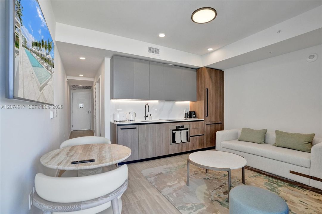 For Rent: $5,000 (1 beds, 1 baths, 435 Square Feet)