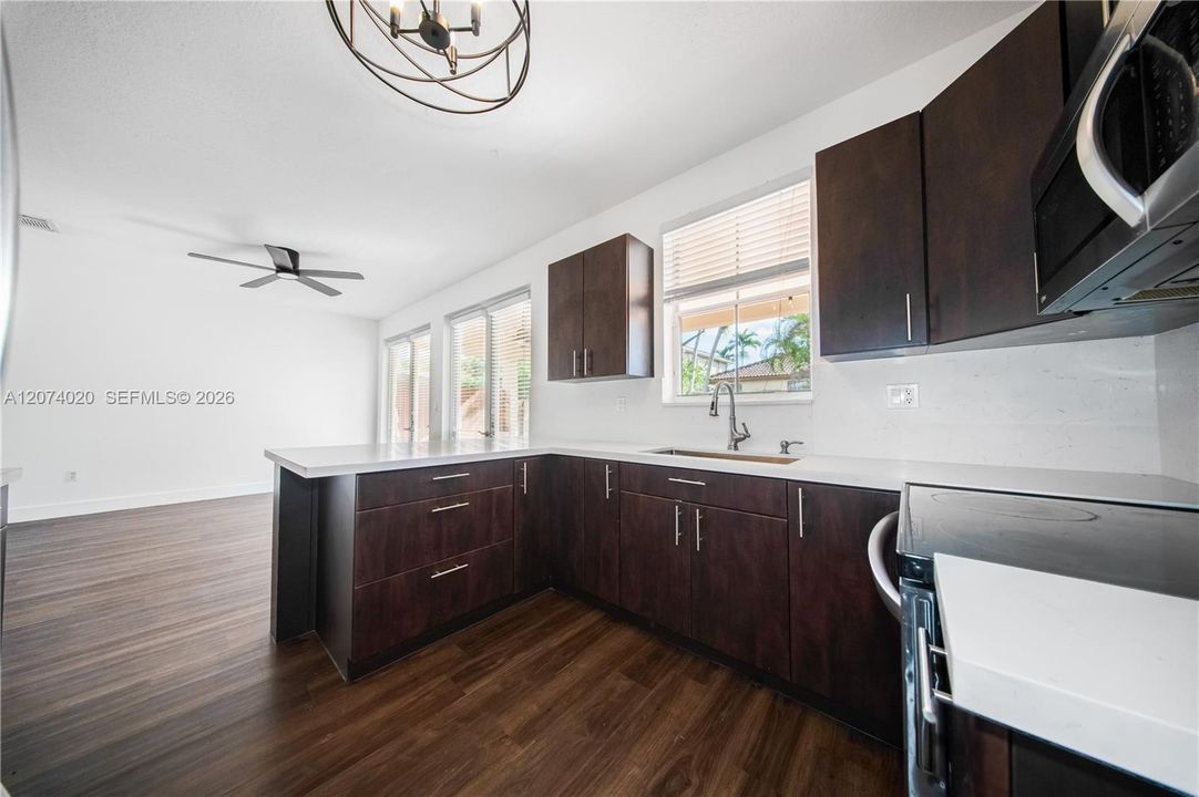 For Rent: $4,300 (4 beds, 2 baths, 1940 Square Feet)