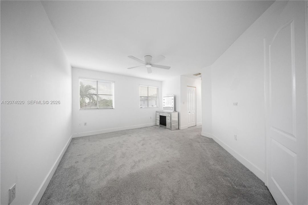 For Rent: $4,300 (4 beds, 2 baths, 1940 Square Feet)