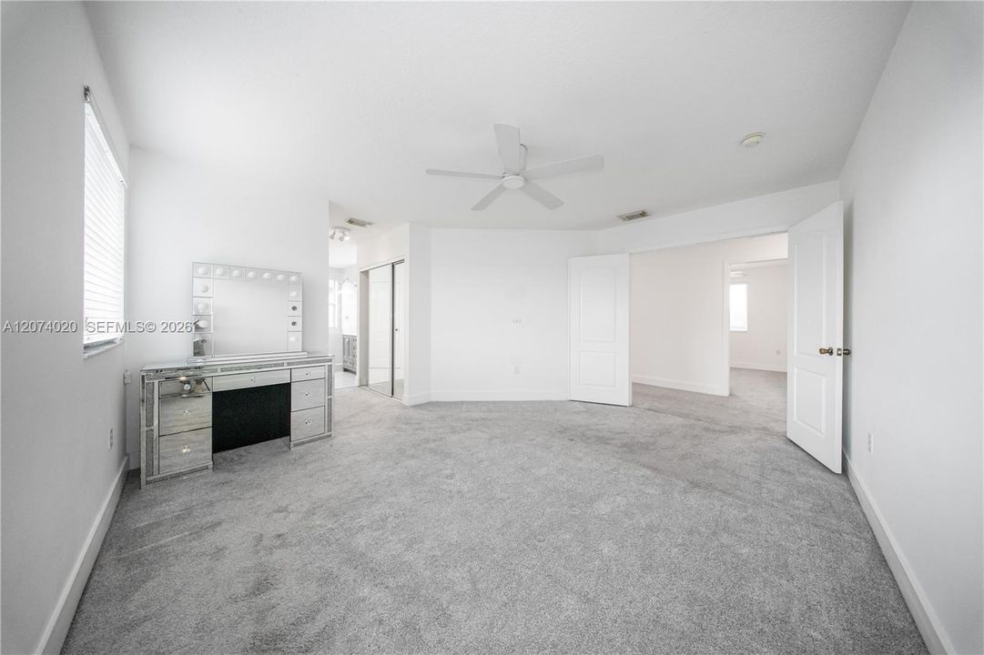 For Rent: $4,300 (4 beds, 2 baths, 1940 Square Feet)