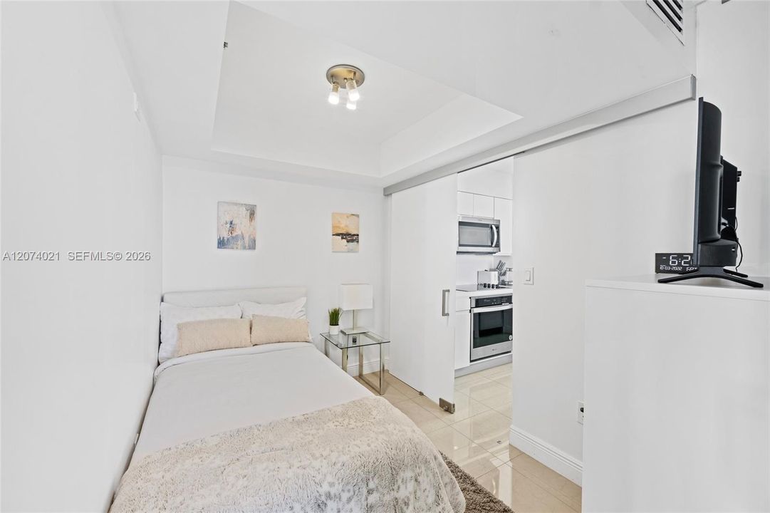 For Sale: $1,250,000 (3 beds, 2 baths, 1105 Square Feet)