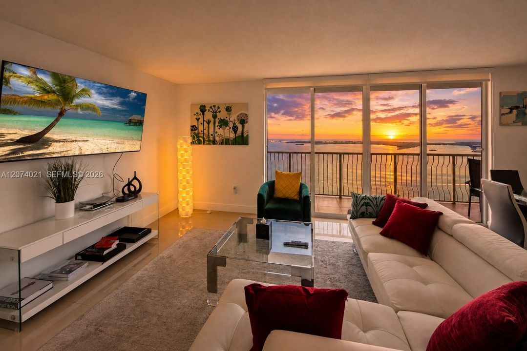 For Sale: $1,250,000 (3 beds, 2 baths, 1105 Square Feet)