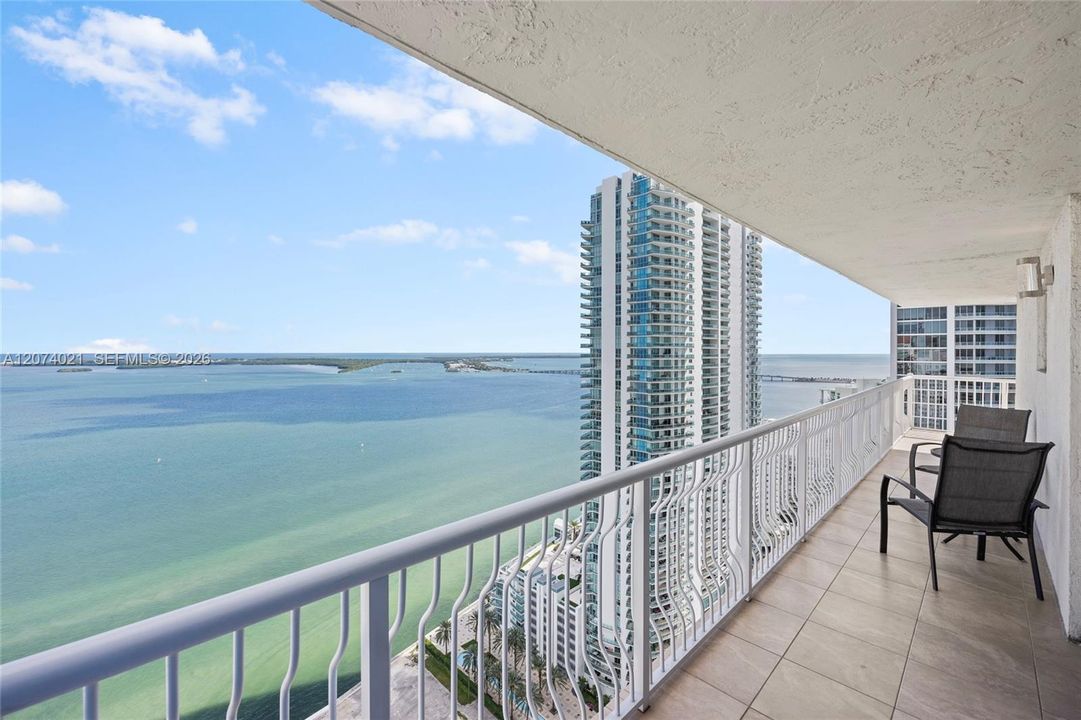 For Sale: $1,250,000 (3 beds, 2 baths, 1105 Square Feet)