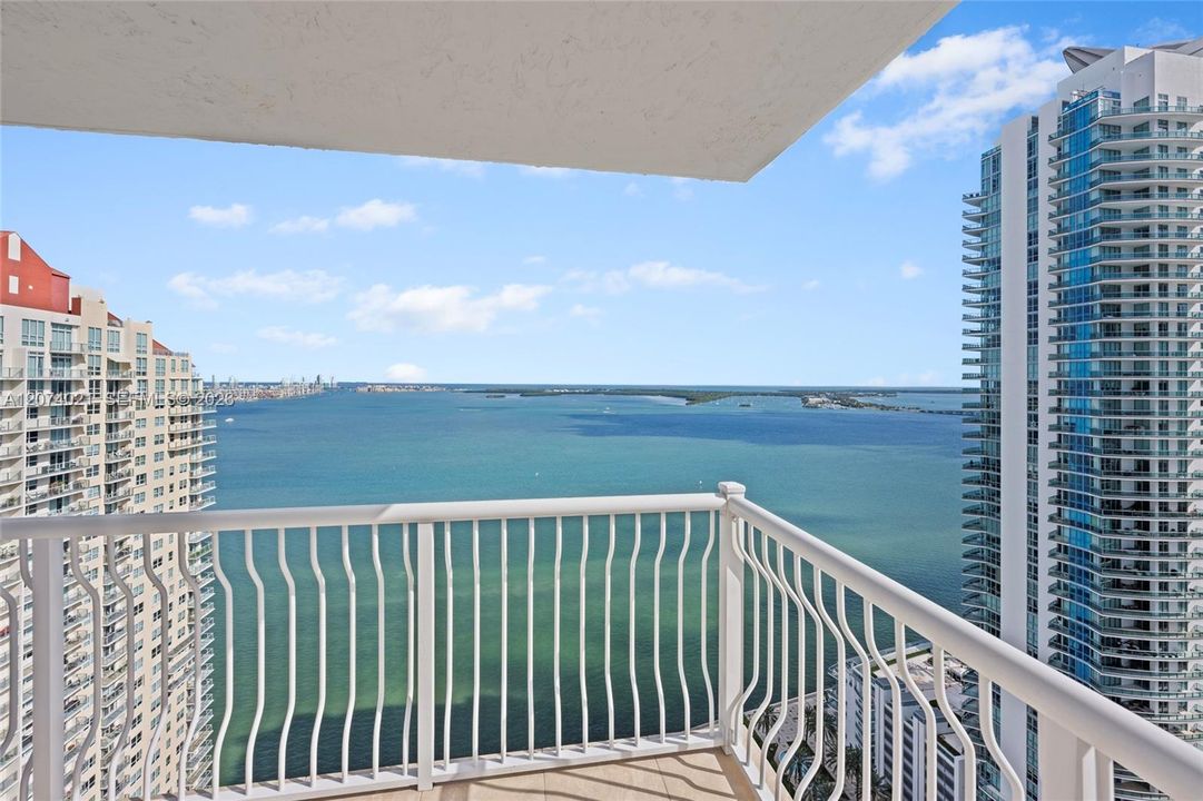 For Sale: $1,250,000 (3 beds, 2 baths, 1105 Square Feet)