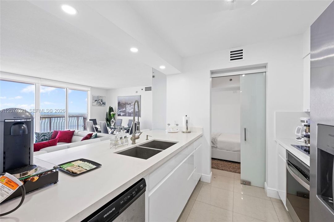 For Sale: $1,250,000 (3 beds, 2 baths, 1105 Square Feet)