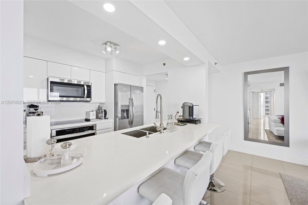 For Sale: $1,250,000 (3 beds, 2 baths, 1105 Square Feet)