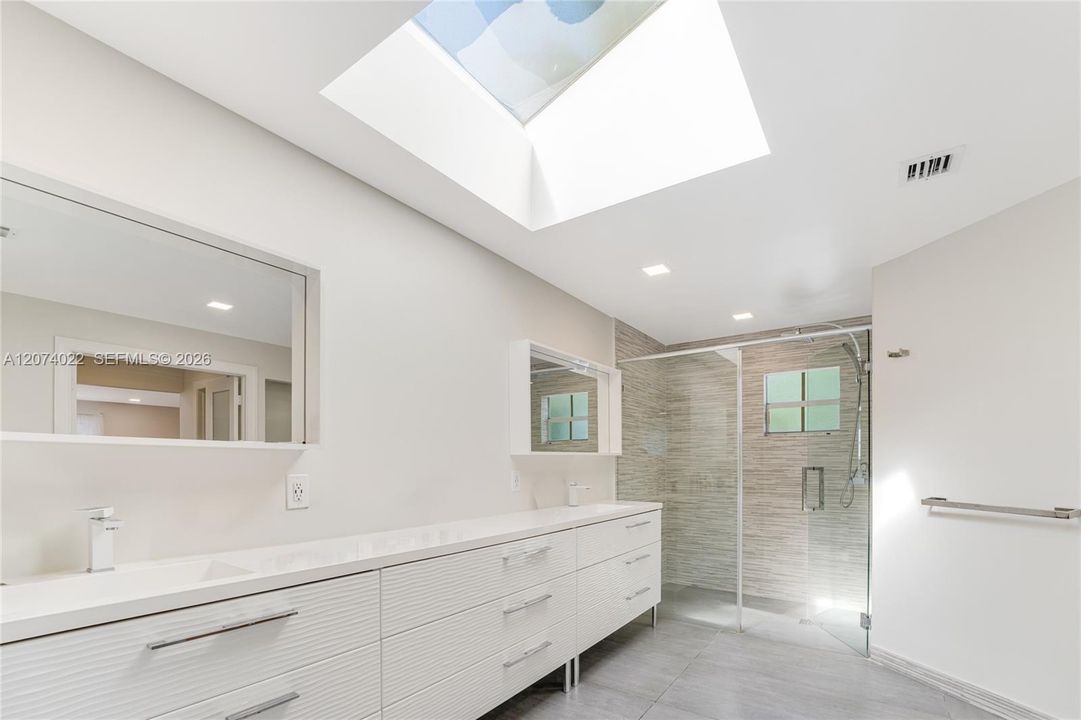 For Sale: $6,275,000 (5 beds, 4 baths, 3641 Square Feet)