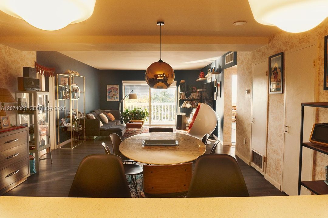 For Sale: $609,500 (2 beds, 2 baths, 1490 Square Feet)