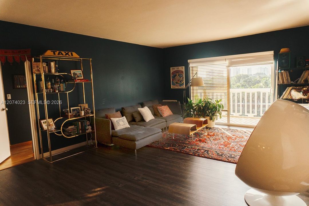 For Sale: $609,500 (2 beds, 2 baths, 1490 Square Feet)