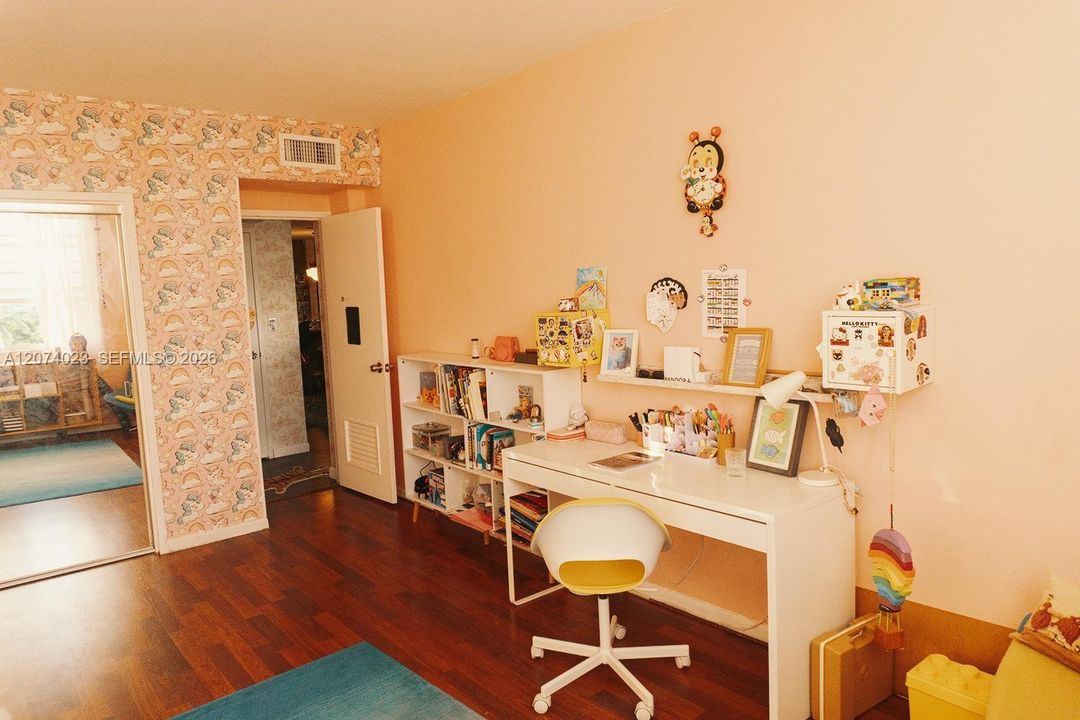 For Sale: $609,500 (2 beds, 2 baths, 1490 Square Feet)