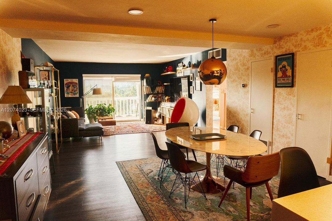 For Sale: $609,500 (2 beds, 2 baths, 1490 Square Feet)