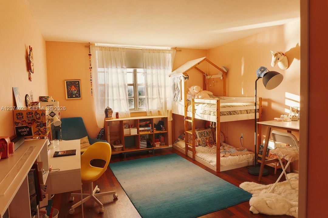 For Sale: $609,500 (2 beds, 2 baths, 1490 Square Feet)