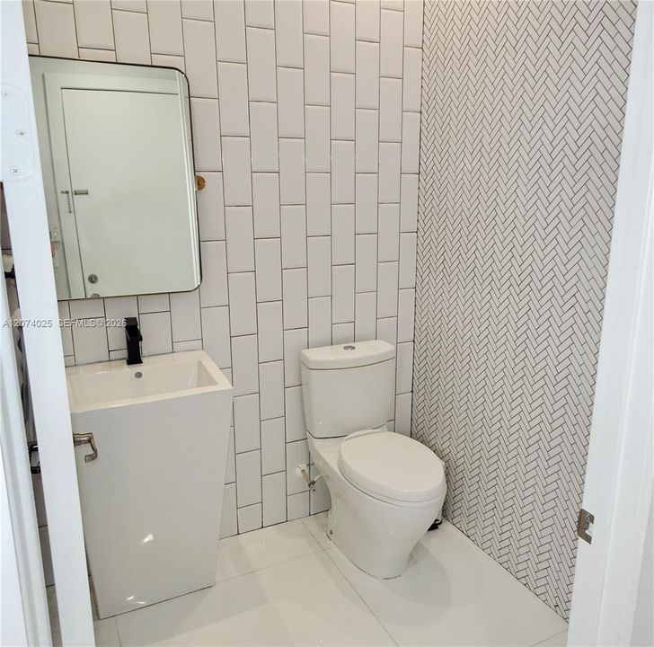 For Rent: $6,000 (4 beds, 2 baths, 2361 Square Feet)